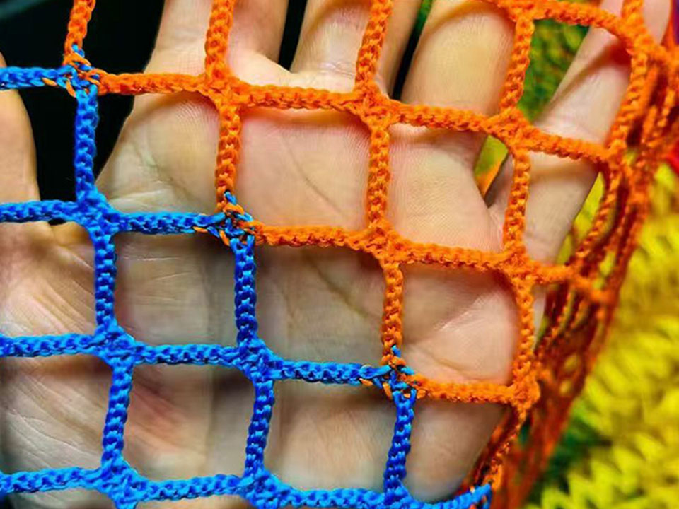 Lightweight sports net