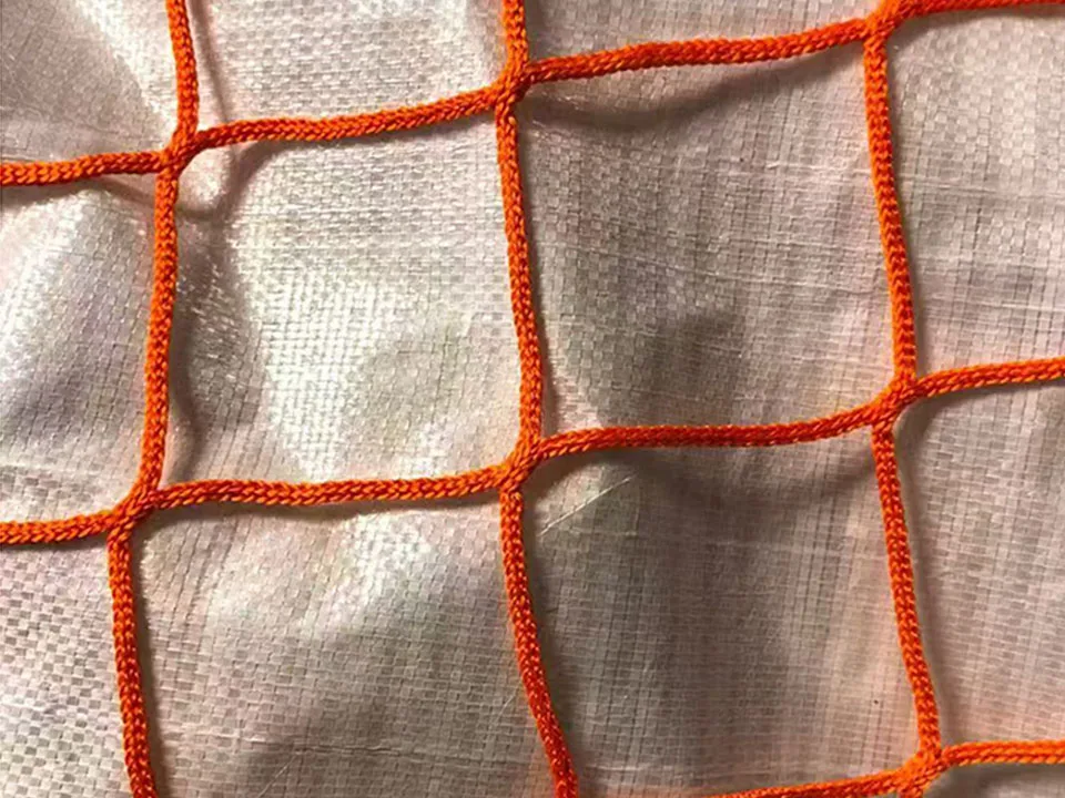 Red deportiva ligera